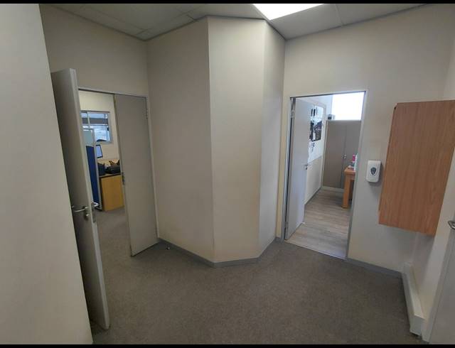190M² OFFICE TO LET IN MIDRIDGE PARK